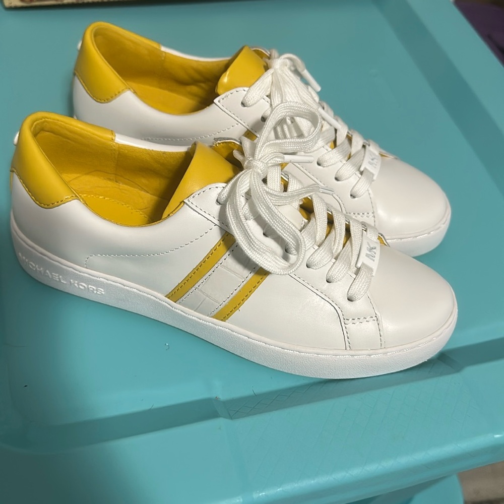 Michael Kors Irving Stripe Lace Up Womens Tennis Shoes White Yellow Sneakers 6